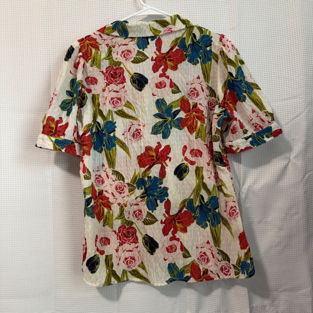 Cato Blouse Floral Polyester Puckered‎ Texture Short Sleeve Button Up Top M - Picture 2 of 6